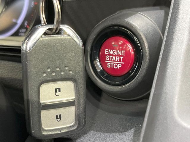 �y�X�}�[�g�L�[�z�J�o����|�P�b�g�ɓ��ꂽ�܂܂ł��h�A�̎{���E�������\�ȃX�}�[�g�L�[�𑕔��B�G���W���̃I���E�I�t�����J�M�����o���K�v����������Ƃ��Ă��֗��ł���