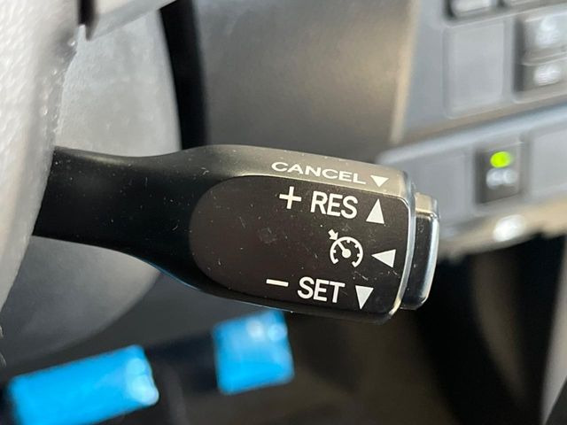 �y�N���[�Y�R���g���[���z�������H�����N���N���s�B�A�N�Z���𗣂��Ă���葬�x�ő��s���ł��A�������^�]���̕��S���y��!�����E�������ȒP�ȃX�C�b�`����Œ����ł��܂��B