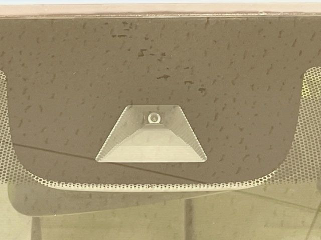 �y�z���_�Z���V���O�z���s���ɑO���̎ԗ�����F�����A�Փ˂������Ȏ��͌x��ƃu���[�L�ŏՓˉ���Ɣ�Q�y�����A�V�X�g�B�����S�Ƀh���C�u�����y���݂��������܂��B