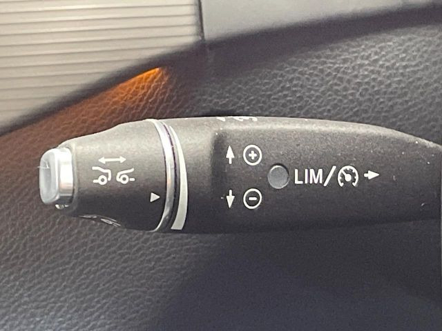 ���f�B�X�g���j�b�N�v���X:�s�s�A�x�O�A�������H�Ȃǂ̑��s���ɁA�X�e���I�}���`�p�[�p�X�J�����ƃ��[�_�[�Z���T�[�ɂ��A�O���Ԃ�F�����đ��x�ɉ������Ԋԋ������ێ����鎟����̃N���R��!