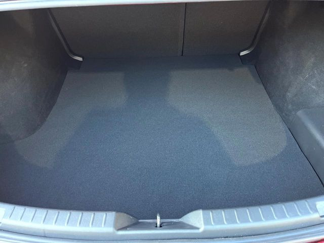 ���i�̂���������ʋ΁A���}���ɏ\���ȉ׎��X�y�[�X���m�ۂ��Ă���܂��B