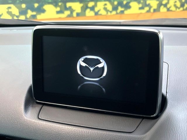 �y�}�c�_�R�l�N�g�i�r�z�ԓ��̕��͋C�Ƀ}�b�`������̌^�^�C�v�̃i�r�B�e����q�ݒ��Bluetooth�Đ����A�l�X�ȋ@�\���y���߂܂��B�����I�ȃ_�C�������삪�\�ŁA�g��������ǍD�ł��B