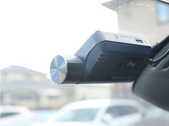 �h�C�c�̃{���{���`���[�j���O���[�J�[HEICO SPORTIV�̐��K�̔��X���t���ƈ��m���ɂ�HEICO SPORTIV�v���~�A���p�[�g�i�[KANTO / TOKAI�Ƃ��ĉ^�c�����Ă��܂��B