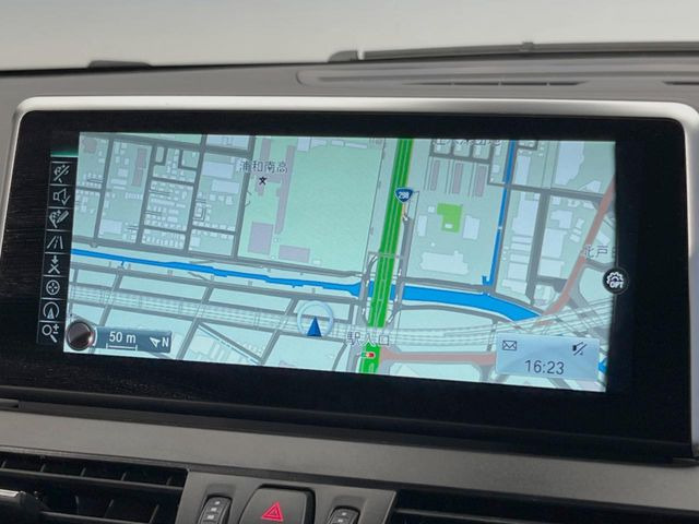 �������i�r:��̊��̂���i�r�́A����������ԓ������o���Ă���܂��B�I�[�f�B�I�@�\���[�����Ă���܂��̂ŁA�^�]�����y���߂܂���