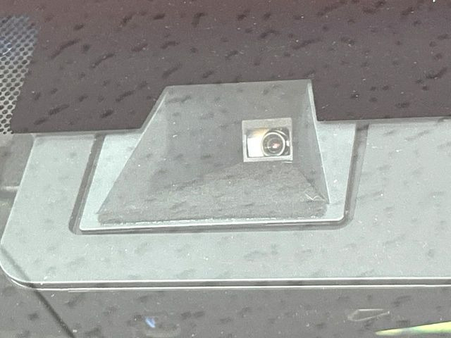 �y�g���^�Z�[�t�e�B�Z���X�z���s���ɑO���̎ԗ�����F�����A�Փ˂������Ȏ��͌x��ƃu���[�L�ŏՓˉ���Ɣ�Q�y�����A�V�X�g�B�����S�Ƀh���C�u�����y���݂��������܂��B