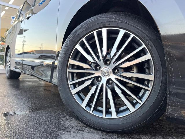 �y�����A���~�z�C�[���z�O�ςɃ}�b�`���������A���~�z�C�[���𑕒����Ă���܂��B�e��ЊO�A���~�z�C�[����A�X�^�b�h���X�^�C�����戵�����Ă���܂��B���񂲑��k����������