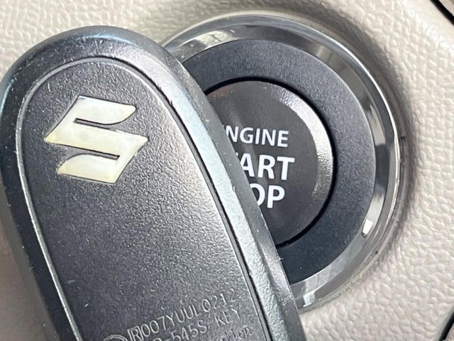 �y�L�[���X�X�^�[�g�V�X�e���z�J�o����|�P�b�g�ɓ��ꂽ�܂܂ł��h�A�̎{���E�������\�ȃX�}�[�g�L�[�𑕔��B�G���W���̃I���E�I�t�����J�M�����o���K�v����������Ƃ��Ă��֗��ł���