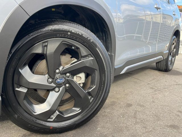 �y�O���[�h��p����18�C���`�A���~�z�C�[���z�f�U�C�����̍��������A���~�z�C�[���𑕒����Ă���܂��B�e��ЊO�A���~�z�C�[����A�X�^�b�h���X�^�C�����戵�����Ă���܂��B���񂲑��k����������