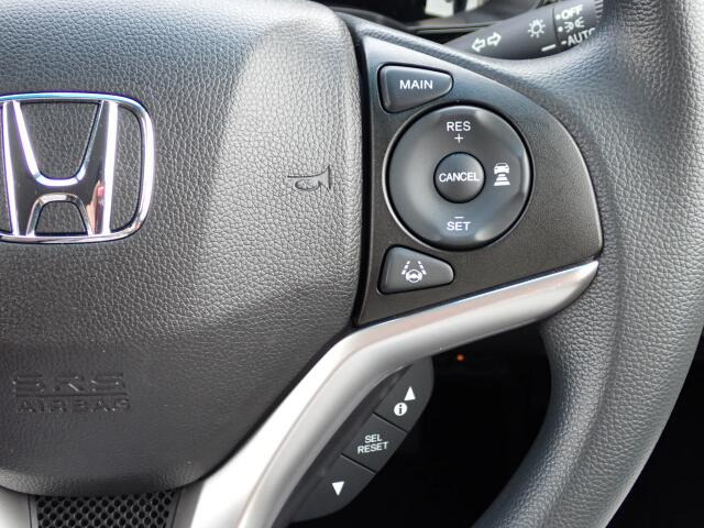 �y�N���[�Y�R���g���[���z�������H�ł̒��������s���y�Ɂ�A�N�Z���y�_���𓥂܂��Ɏԑ������ɕۂ��Ƃ��\�ł��B�O���̎ԗ������m���ĎԊԂ�ۂ悤�ɑ��x���߂��Ă���܂�!!