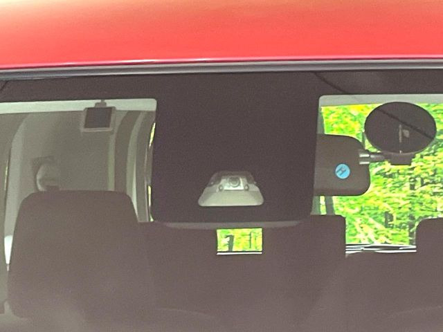 �y�X�}�[�g�A�V�X�g�z���s���ɑO���̎ԗ�����F�����A�Փ˂������Ȏ��͌x��ƃu���[�L�ŏՓˉ���Ɣ�Q�y�����A�V�X�g�B�����S�Ƀh���C�u�����y���݂��������܂��B