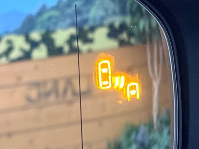 �y�u���C���h�X�|�b�g���j�^�[�z���s���A�h�A�~���[�̎��p�ɂȂ�₷���ӏ��Ɍ㑱�Ԃ��ڋ߂���ƃT�C�h�~���[�̃����Y�Ɍx����\��!�h���C�o�[�ɒ��ӊ��N�����Ă���܂��B