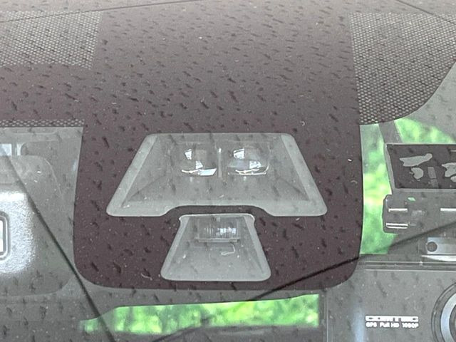 �y�C���e���W�F���g�G�}�[�W�F���V�[�u���[�L�z�t�����g�J�����őO���̎ԗ�����s�҂����m�B�Փ˂������Ȏ��͏Փ˔�Q�y���u���[�L���쓮�A�Փˉ�����T�|�[�g�B�����S�Ƀh���C�u�����y���݂��������܂��B