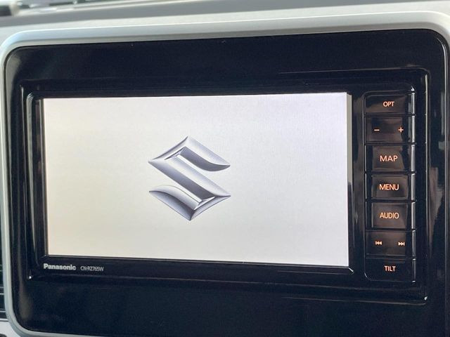 �y�����i�r�z�l�C�̏����i�r�𑕔����Ă���܂��B�i�r�̎g���₷���͂������A�I�[�f�B�I�@�\���[��!�L�����v�◷�s�͂������A�ʋ΂┃�����ȂǕ��i�̃h���C�u���y�����Ȃ�͂���