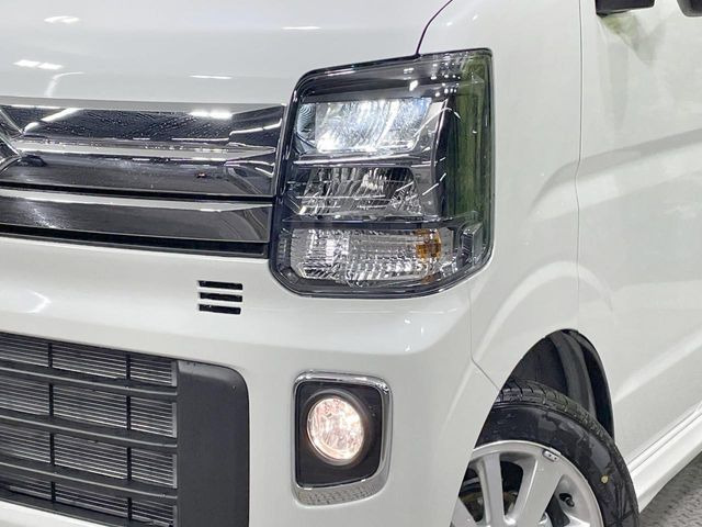 �yLED�w�b�h���C�g�z���V����ԑ��s�����ǍD�Ȏ��E���m�ۂ����S���ĉ^�]�ł��鍂�P�xLED�w�b�h���C�g�𑕔�!�_�����x�������A����d�͂��}�����Ă��܂��B