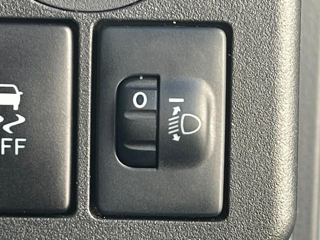 �y�w�b�h���C�g���x���C�U�[�z�w�b�h���C�g�̍����𒲐��ł��܂���yMT�z�M�A�`�F���W�⎩�����g�ő��삷��y����