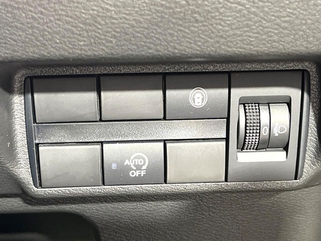 �y�A�C�h�����O�X�g�b�v�z�ԐM����a�؂Œ�Ԃ����ۂɃG���W�����~���A���ʂȔR���̏����}���܂��B�R��������ی�ɂȂ���@�\��G���W���̓u���[�L�𗣂��΍Ďn�����܂��B