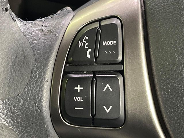 �y�X�e�A�����O�X�C�b�`�z�^�]���A�O������ڐ������炷���ƂȂ��A�I�[�f�B�I���̑��삪�\�ȕ֗��@�\!���S&���K�ȃh���C�u�����o���Ă���܂���