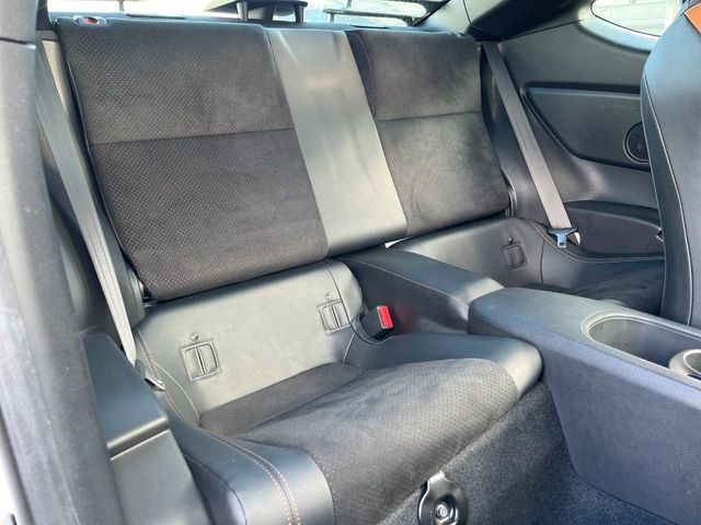 �y�n�[�t���U�[�V�[�g�z�������ƍ���S�n�𗼗������l�C�̃V�[�g���w�ʁE���ʂ̓X�G�[�h���ƂȂ��Ă���A���G��⊊��ɂ����ɗD��Ă��܂��B�C���╞���ɍ��E���ꂸ���K�ɂ���肢�������܂��B