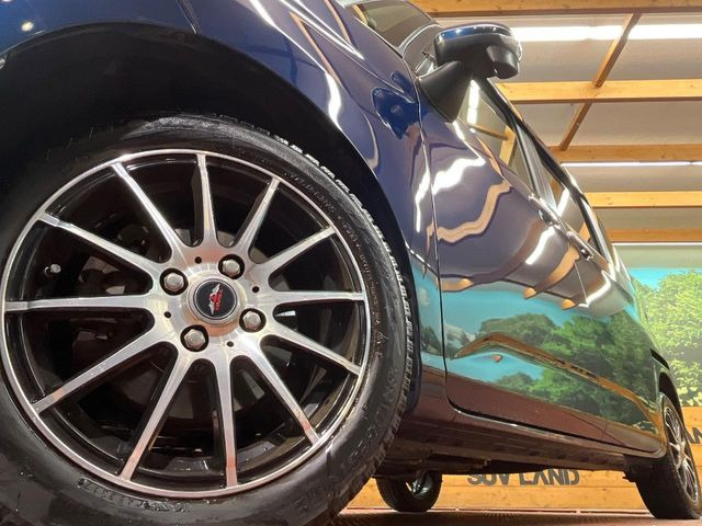 �y15�C���`�A���~�z�C�[���z�O�ςɃ}�b�`�����A���~�z�C�[���𑕒����Ă���܂��B�e��A���~�z�C�[����A�X�^�b�h���X�^�C�����戵�����Ă���܂��B���񂲑��k����������