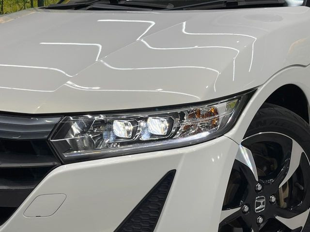 �yLED�w�b�h���C�g�z���V����ԑ��s�����ǍD�Ȏ��E���m�ۂ����S���ĉ^�]�ł��鍂�P�xLED�w�b�h���C�g�𑕔�!�_�����x�������A����d�͂��}�����Ă��܂��B