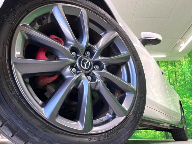 �y����18�C���`�A���~�z�C�[���z�O�ςɃ}�b�`���������A���~�z�C�[���𑕒����Ă���܂��B�e��ЊO�A���~�z�C�[����A�X�^�b�h���X�^�C�����戵�����Ă���܂��B���񂲑��k����������