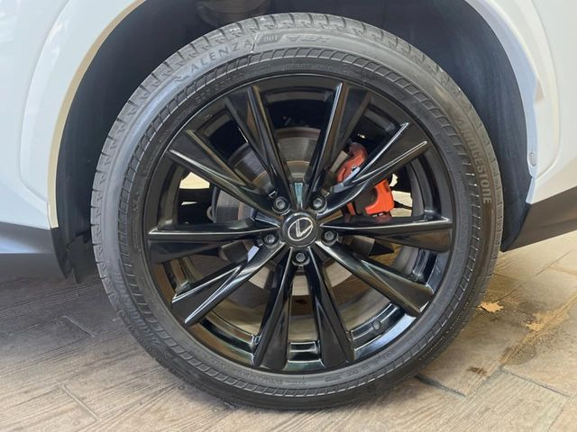 �y����20�C���`�A���~�z�C�[���z�O�ςɃ}�b�`���������A���~�z�C�[���𑕒����Ă���܂��B�e��ЊO�A���~�z�C�[����A�X�^�b�h���X�^�C�����戵�����Ă���܂��B���񂲑��k����������