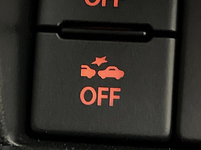 �y�X�Y�L �Z�[�t�e�B�T�|�[�g�z���s���ɑO���̎ԗ�����F�����A�Փ˂������Ȏ��͌x��ƃu���[�L�ŏՓˉ���Ɣ�Q�y�����A�V�X�g�B�����S�Ƀh���C�u�����y���݂��������܂��B