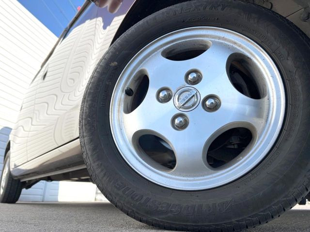 �y����13�C���`�A���~�z�C�[���z�O�ςɃ}�b�`���������A���~�z�C�[���𑕒����Ă���܂��B�e��ЊO�A���~�z�C�[����A�X�^�b�h���X�^�C�����戵�����Ă���܂��B���񂲑��k����������