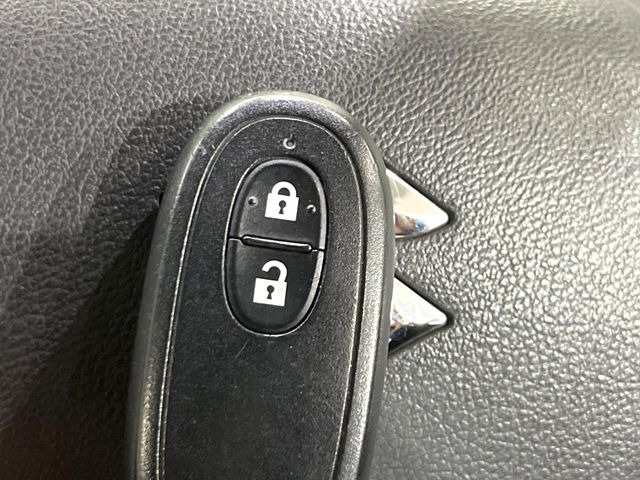 �y�L�[���X�X�^�[�g�V�X�e���z�J�o����|�P�b�g�ɓ��ꂽ�܂܂ł��h�A�̎{���E�������\�ȃX�}�[�g�L�[�𑕔��B�G���W���̃I���E�I�t�����J�M�����o���K�v����������Ƃ��Ă��֗��ł���