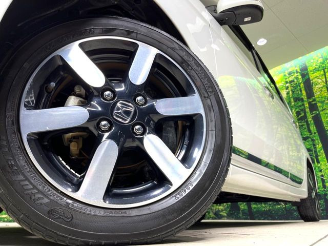 �y����14�C���`�A���~�z�C�[���z�O�ςɃ}�b�`���������A���~�z�C�[���𑕒����Ă���܂��B�e��ЊO�A���~�z�C�[����A�X�^�b�h���X�^�C�����戵�����Ă���܂��B���񂲑��k����������