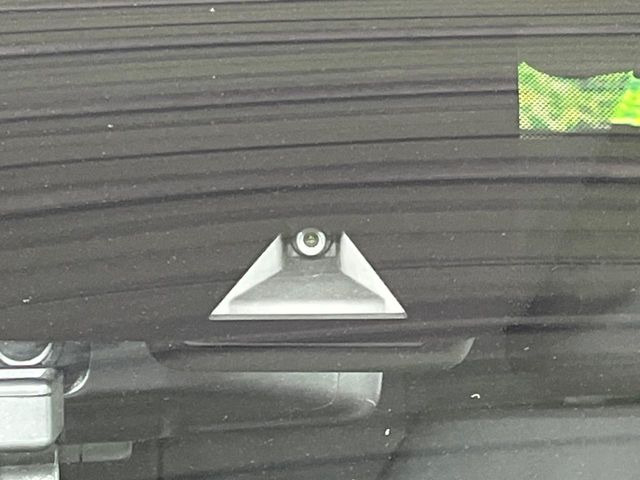 �y�G�}�[�W�F���V�[�u���[�L�z���s���ɑO���̎ԗ�����F�����A�Փ˂������Ȏ��͌x��ƃu���[�L�ŏՓˉ���Ɣ�Q�y�����A�V�X�g�B�����S�Ƀh���C�u�����y���݂��������܂��B