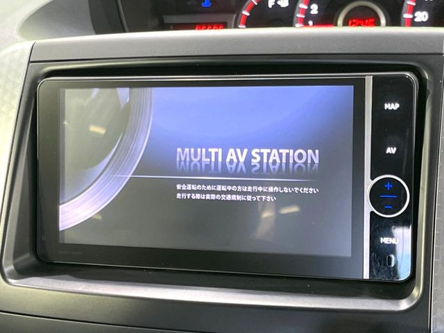 �y�����i�r�z�l�C�̏����i�r�𑕔����Ă���܂��B�i�r�̎g���₷���͂������A�I�[�f�B�I�@�\���[��!�L�����v�◷�s�͂������A�ʋ΂┃�����ȂǕ��i�̃h���C�u���y�����Ȃ�͂���