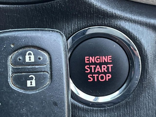 �y�X�}�[�g�L�[�z�J�o����|�P�b�g�ɓ��ꂽ�܂܂ł��h�A�̎{���E�������\�ȃX�}�[�g�L�[�𑕔��B�G���W���̃I���E�I�t�����J�M�����o���K�v����������Ƃ��Ă��֗��ł���