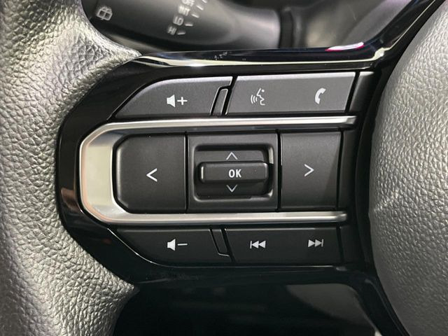 �y�X�e�A�����O�X�C�b�`�z�^�]���A�O������ڐ������炷���ƂȂ��A�I�[�f�B�I���̑��삪�\�ȕ֗��@�\!���S&���K�ȃh���C�u�����o���Ă���܂���