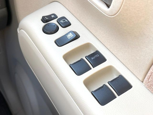 �y�d���i�[�~���[�z�T�C�h�~���[�͓d���i�[���ƂȂ��Ă���A�������ԏ�ł��L�Y�������X�N��}�����܂��B