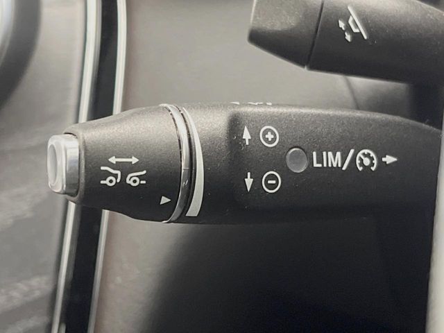 ���f�B�X�g���j�b�N�v���X:�s�s�A�x�O�A�������H�Ȃǂ̑��s���ɁA�X�e���I�}���`�p�[�p�X�J�����ƃ��[�_�[�Z���T�[�ɂ��A�O���Ԃ�F�����đ��x�ɉ������Ԋԋ������ێ����鎟����̃N���R��!