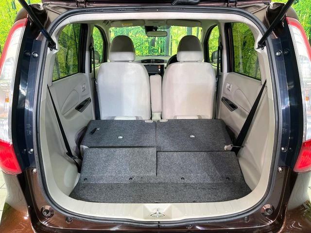 ���i�̂���������ʋ΁A���}���ɏ\���ȉ׎��X�y�[�X���m�ۂ��Ă���܂��B�Z�J���h�V�[�g��|���ƁA�傫�ȉו��̐ύڂ��\�ł���