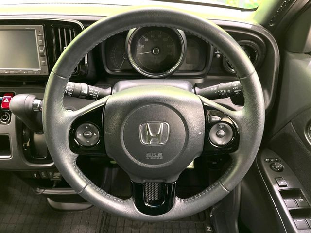 �y�X�e�A�����O�X�C�b�`�z�^�]���A�O������ڐ������炷���ƂȂ��A�I�[�f�B�I���̑��삪�\�ȕ֗��@�\!���S&���K�ȃh���C�u�����o���Ă���܂���