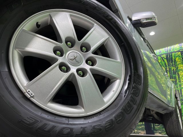 �y����17�C���`�A���~�z�C�[���z�O�ςɃ}�b�`���������A���~�z�C�[���𑕒����Ă���܂��B�e��ЊO�A���~�z�C�[����A�X�^�b�h���X�^�C�����戵�����Ă���܂��B���񂲑��k����������