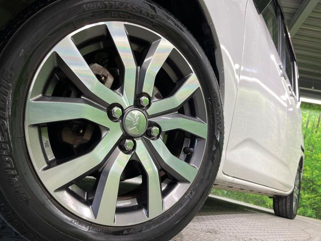 �y����15�C���`�A���~�z�C�[���z�O�ςɃ}�b�`���������A���~�z�C�[���𑕒����Ă���܂��B�e��ЊO�A���~�z�C�[����A�X�^�b�h���X�^�C�����戵�����Ă���܂��B���񂲑��k����������