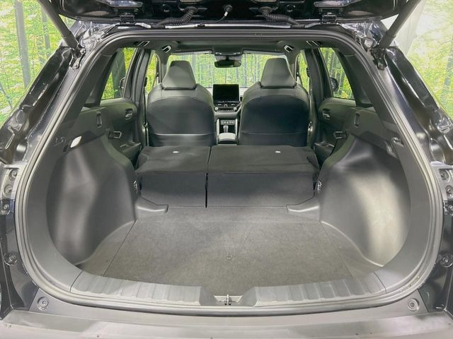 ���i�̂���������ʋ΁A���}���ɏ\���ȉ׎��X�y�[�X���m�ۂ��Ă���܂��B�Z�J���h�V�[�g��|���ƁA�傫�ȉו��̐ύڂ��\�ł���