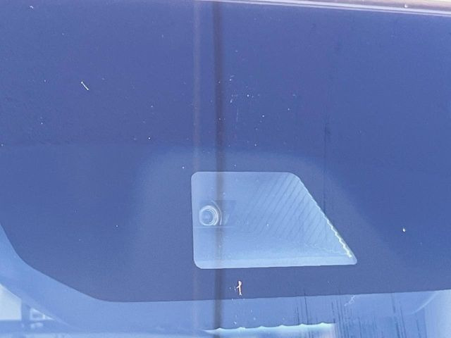 �y�z���_�Z���V���O�z���s���ɑO���̎ԗ�����F�����A�Փ˂������Ȏ��͌x��ƃu���[�L�ŏՓˉ���Ɣ�Q�y�����A�V�X�g�B�����S�Ƀh���C�u�����y���݂��������܂��B