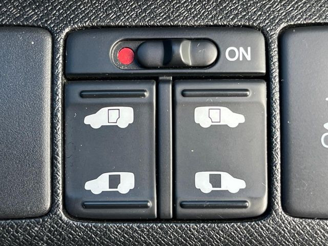 �y�����p���[�X���C�h�h�A�z�X�}�[�g�L�[��^�]�Ȃ̃X�C�b�`�Ō�ȗ����X���C�h�h�A�̊J���\���d��������͂����ăh�A���J����K�v�������A�����Ȃ��q�l�ł��ȒP�ɊJ���߂ł����K�ł���