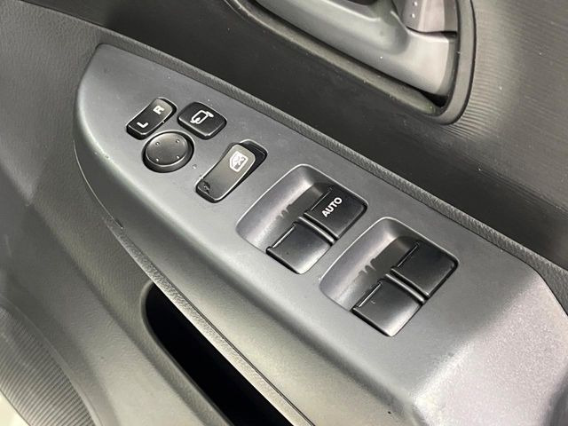 �y�d���i�[�~���[�z�T�C�h�~���[�͓d���i�[���ƂȂ��Ă���A�������ԏ�ł��L�Y�������X�N��}�����܂��B