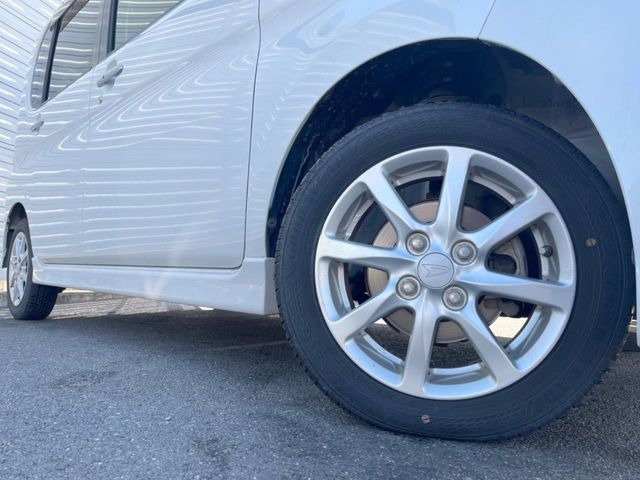 �y�����A���~�z�C�[���z�O�ςɃ}�b�`���������A���~�z�C�[���𑕒����Ă���܂��B�e��ЊO�A���~�z�C�[����A�X�^�b�h���X�^�C�����戵�����Ă���܂��B���񂲑��k����������