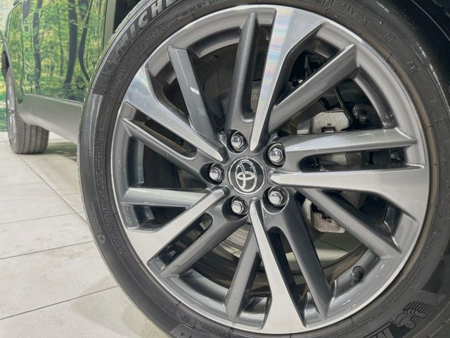 �y�O���[�h��p����18�C���`�A���~�z�C�[���z�f�U�C�����̍��������A���~�z�C�[���𑕒����Ă���܂��B�e��ЊO�A���~�z�C�[����A�X�^�b�h���X�^�C�����戵�����Ă���܂��B���񂲑��k����������