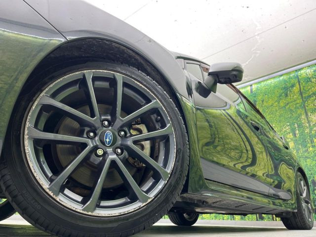 �y����18�C���`�A���~�z�C�[���z�O�ςɃ}�b�`���������A���~�z�C�[���𑕒����Ă���܂��B�e��ЊO�A���~�z�C�[����A�X�^�b�h���X�^�C�����戵�����Ă���܂��B���񂲑��k����������