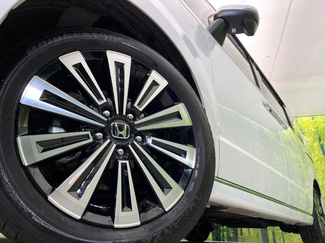 �y����17�C���`�A���~�z�C�[���z�O�ςɃ}�b�`���������A���~�z�C�[���𑕒����Ă���܂��B�e��ЊO�A���~�z�C�[����A�X�^�b�h���X�^�C�����戵�����Ă���܂��B���񂲑��k����������