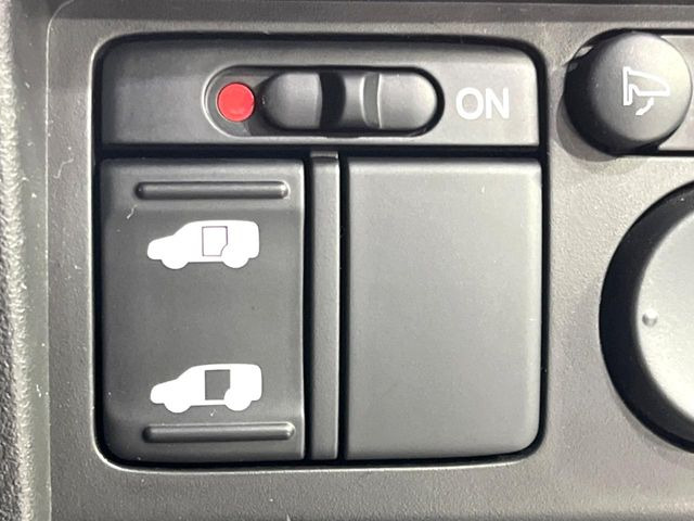 �y�p���[�X���C�h�h�A�z�X�}�[�g�L�[��^�]�Ȃ̃X�C�b�`�ŃX���C�h�h�A�̊J���\���d��������͂����ăh�A���J����K�v�������A���������q�l�ł��A�d���ו��������Ă��鎞�����N�ɊJ���߂ł��܂���