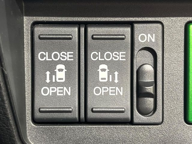 �y�����p���[�X���C�h�h�A�z�X�}�[�g�L�[��^�]�Ȃ̃X�C�b�`�Ō�ȗ����X���C�h�h�A�̊J���\���d��������͂����ăh�A���J����K�v�������A�����Ȃ��q�l�ł��ȒP�ɊJ���߂ł����K�ł���